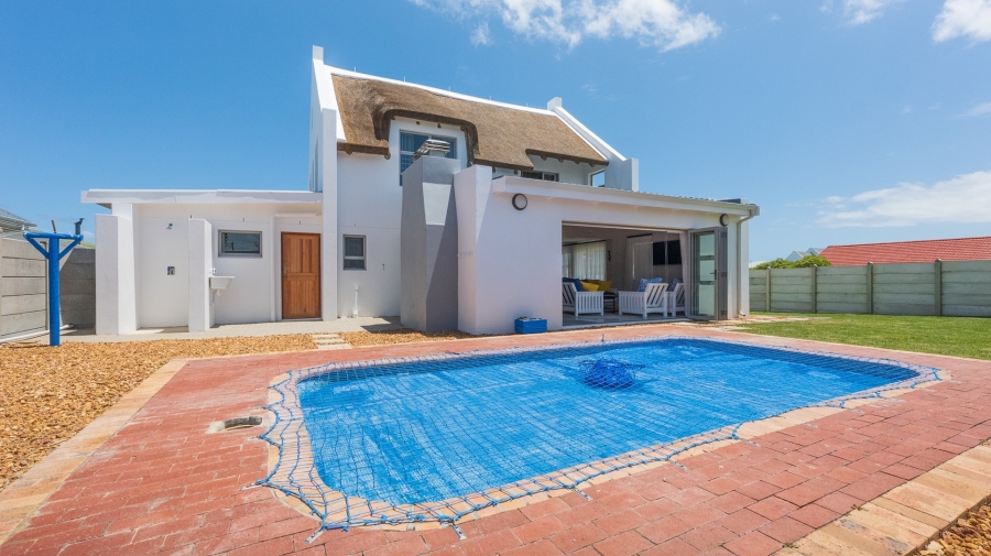 4 Bedroom Property for Sale in Struisbaai Western Cape